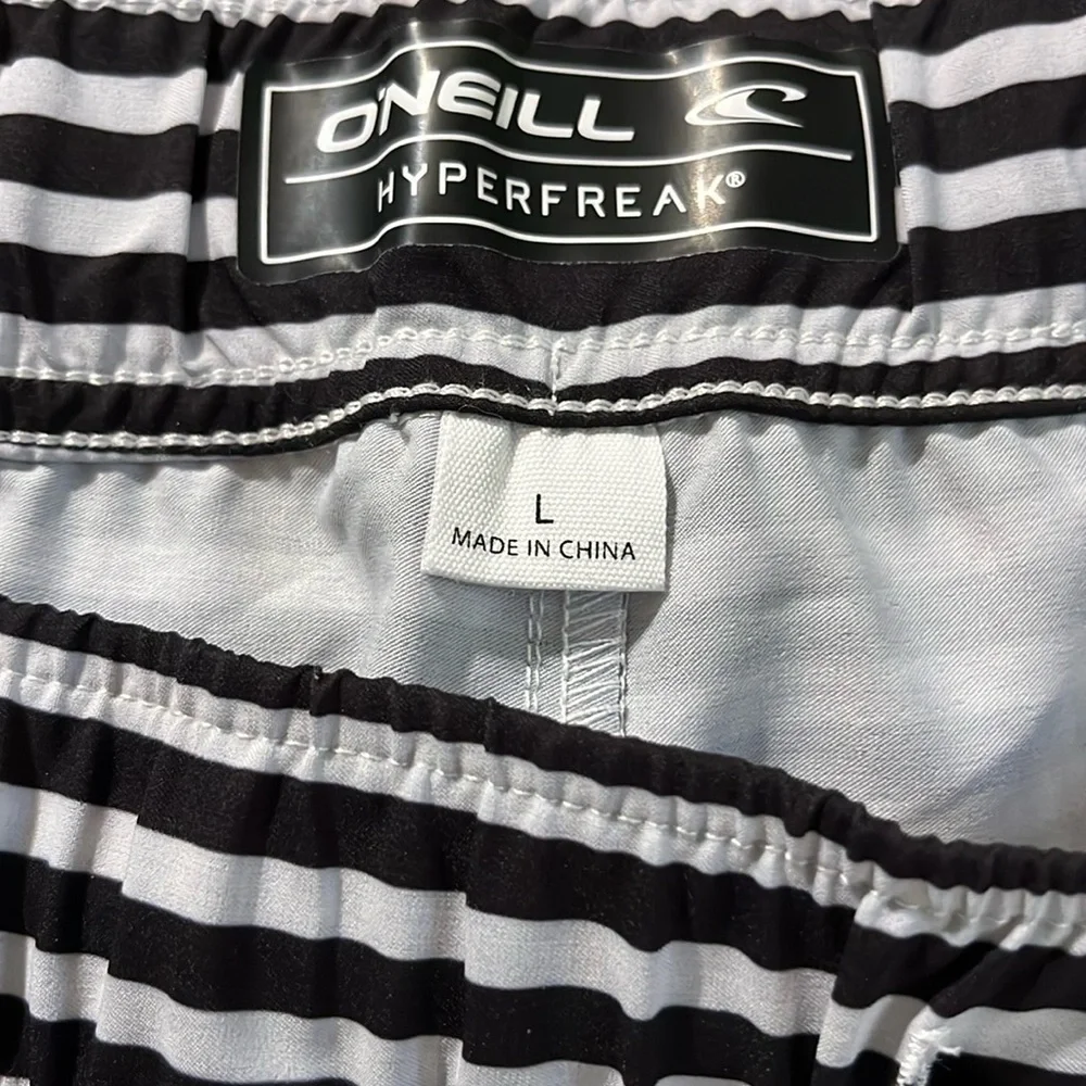 O'Neill Women's Laney 2" Printed Stretch Board Shorts, Size Large - Picture 3 of 7